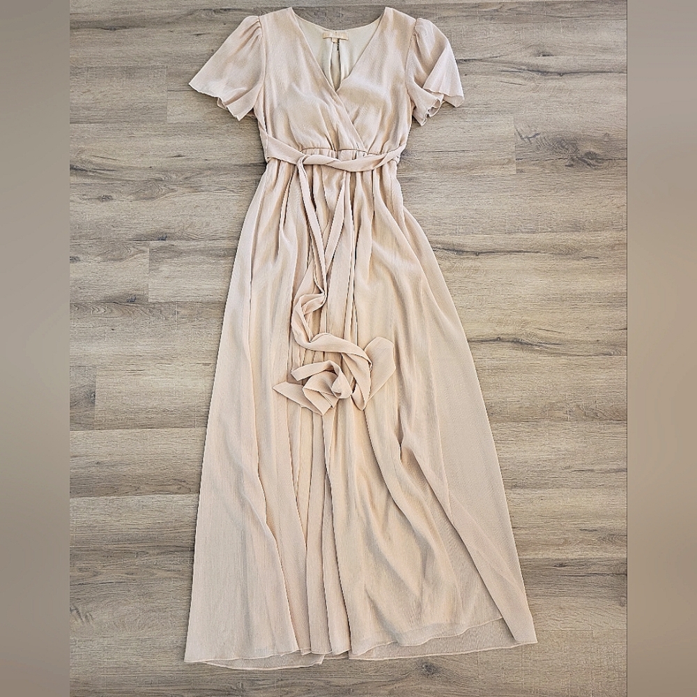 GUC Champagne floor length, flutter sleeve, empire waist formal gown, size Small